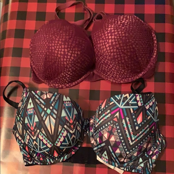 Lot of 2 EUC Victoria Secret Bras 34DD - Picture 1 of 7